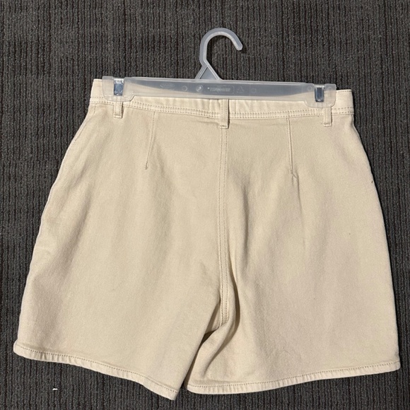 Aritzia Wilfred Modern Utility Shorts NWOT - Picture 3 of 3